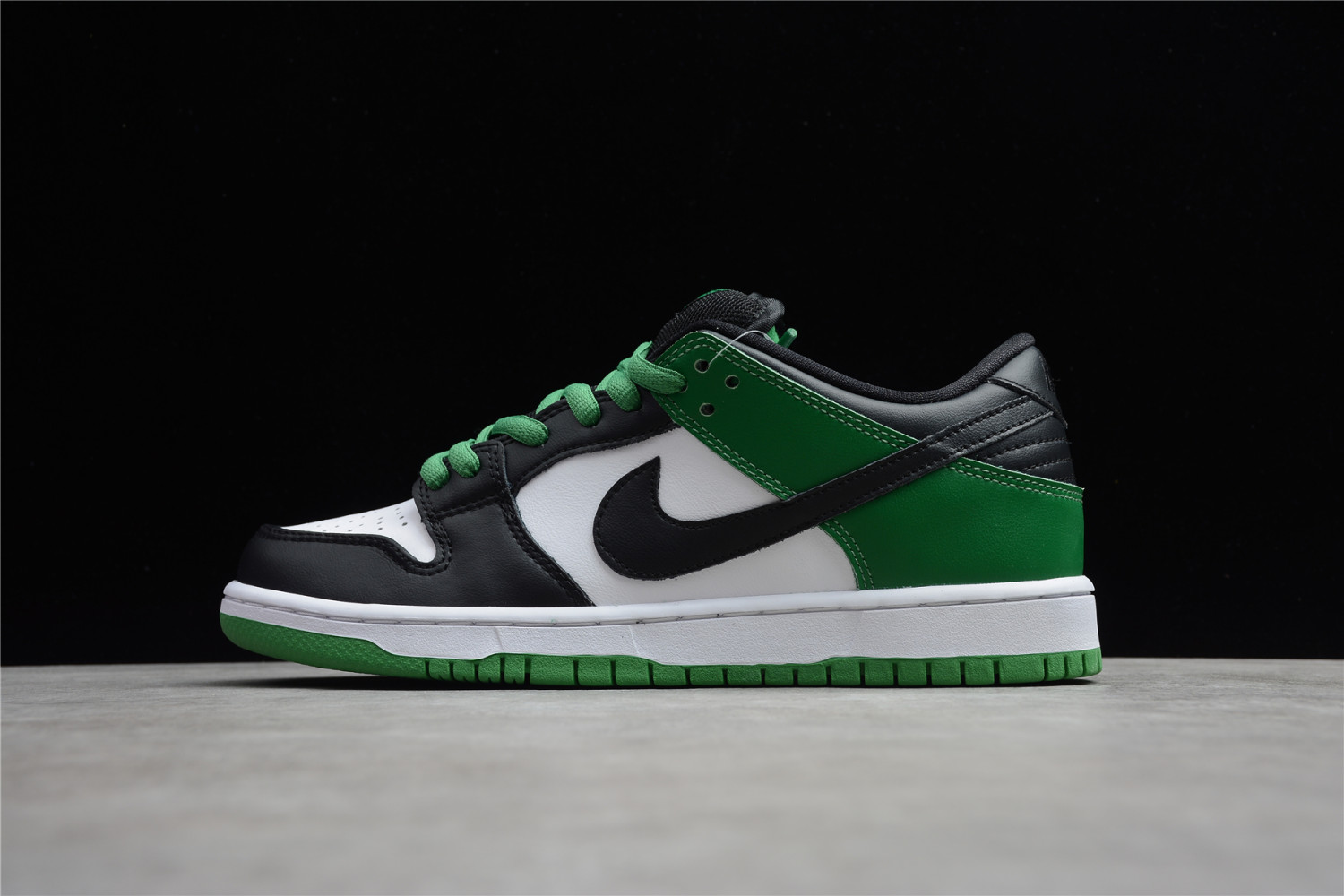 Nike SB Dunk Low Classic Green BQ6817-302