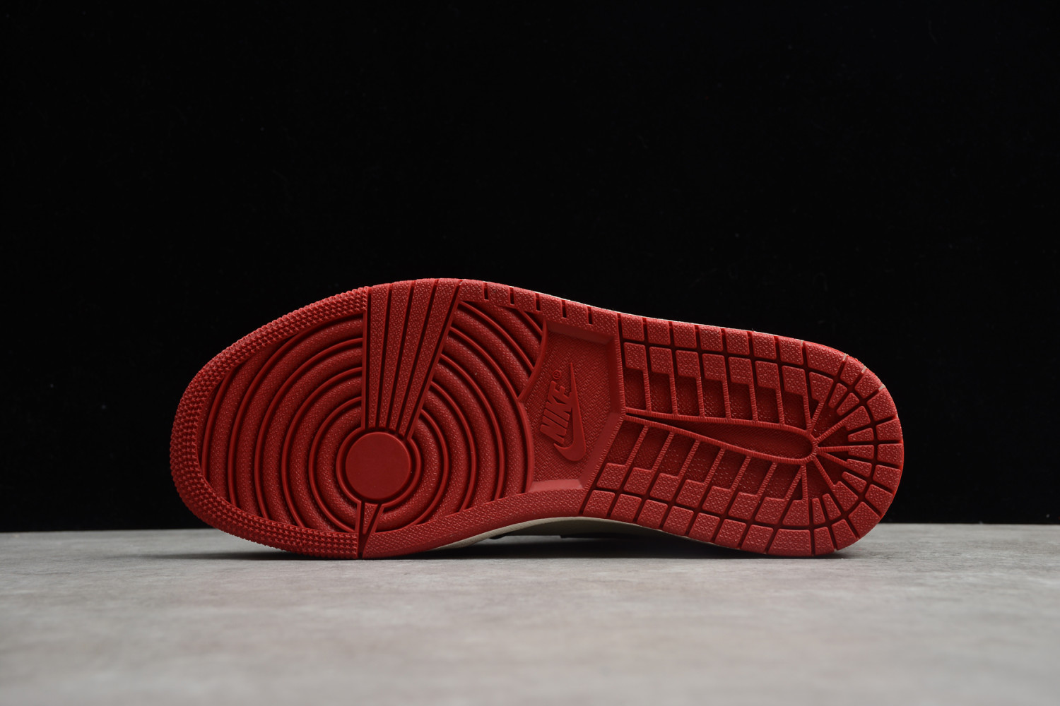 Jordan 1 Retro High Bred Toe 555088-610