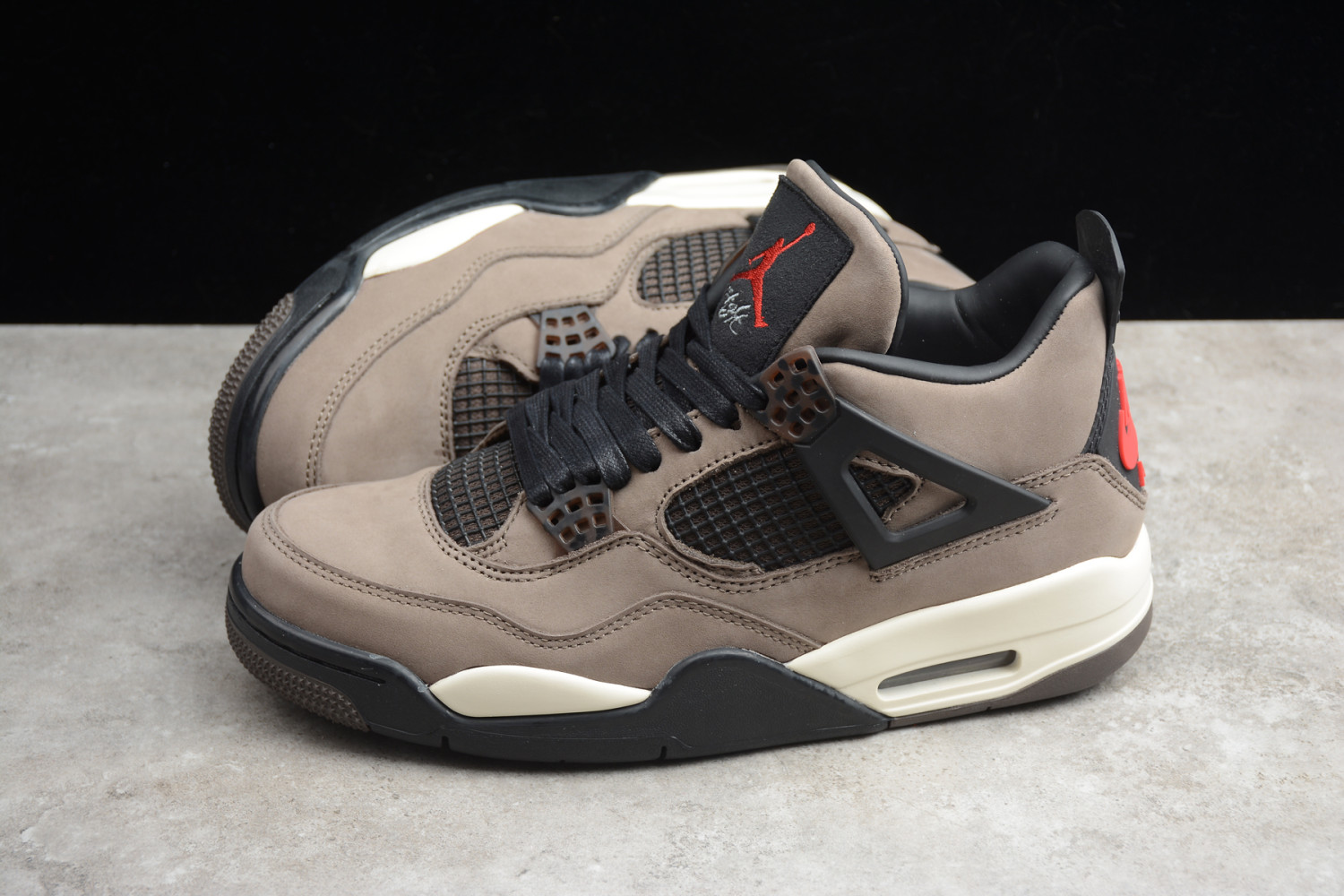 Travis Scott x Air Jordan 4 Olive AJ4-882335