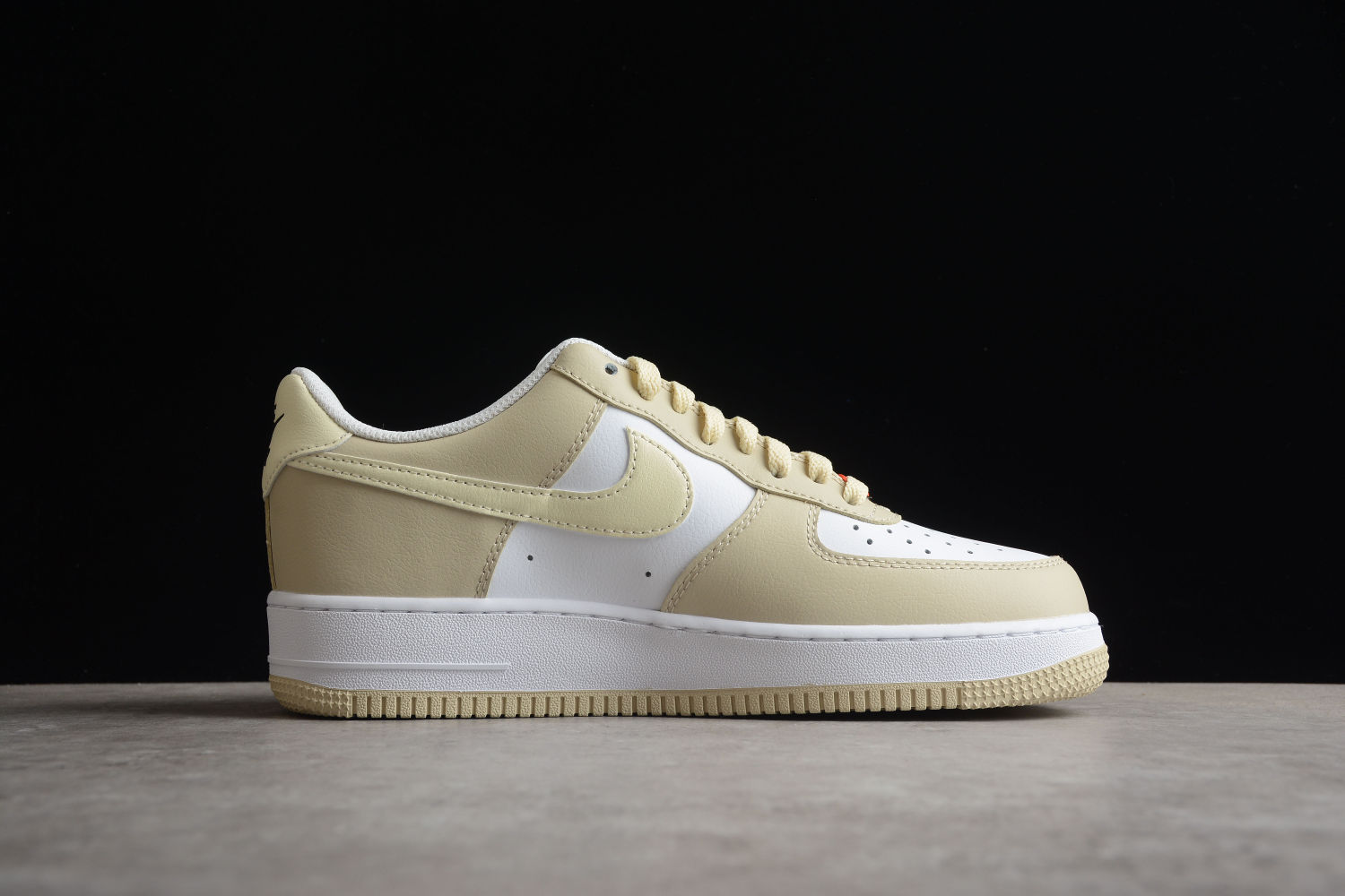 Nike Air Force 1 Low 