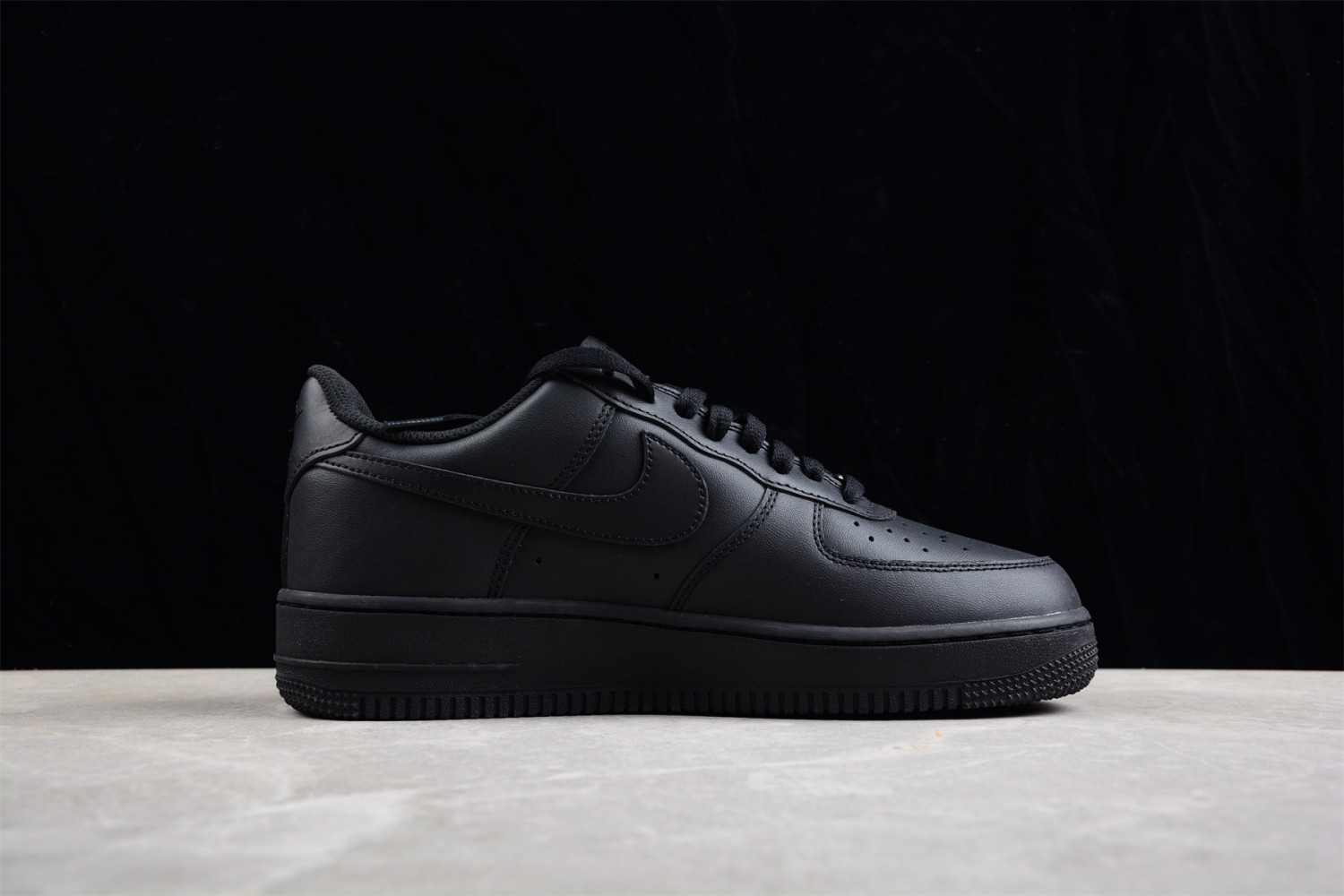 Nike Air Force 1 Low 