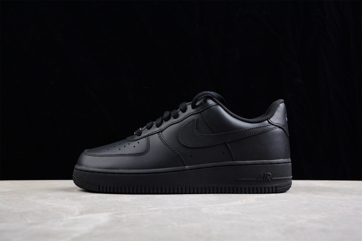 Nike Air Force 1 Low 