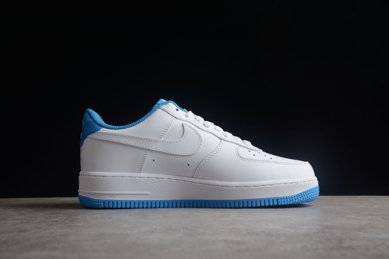 Nike Air Force 1 Low 