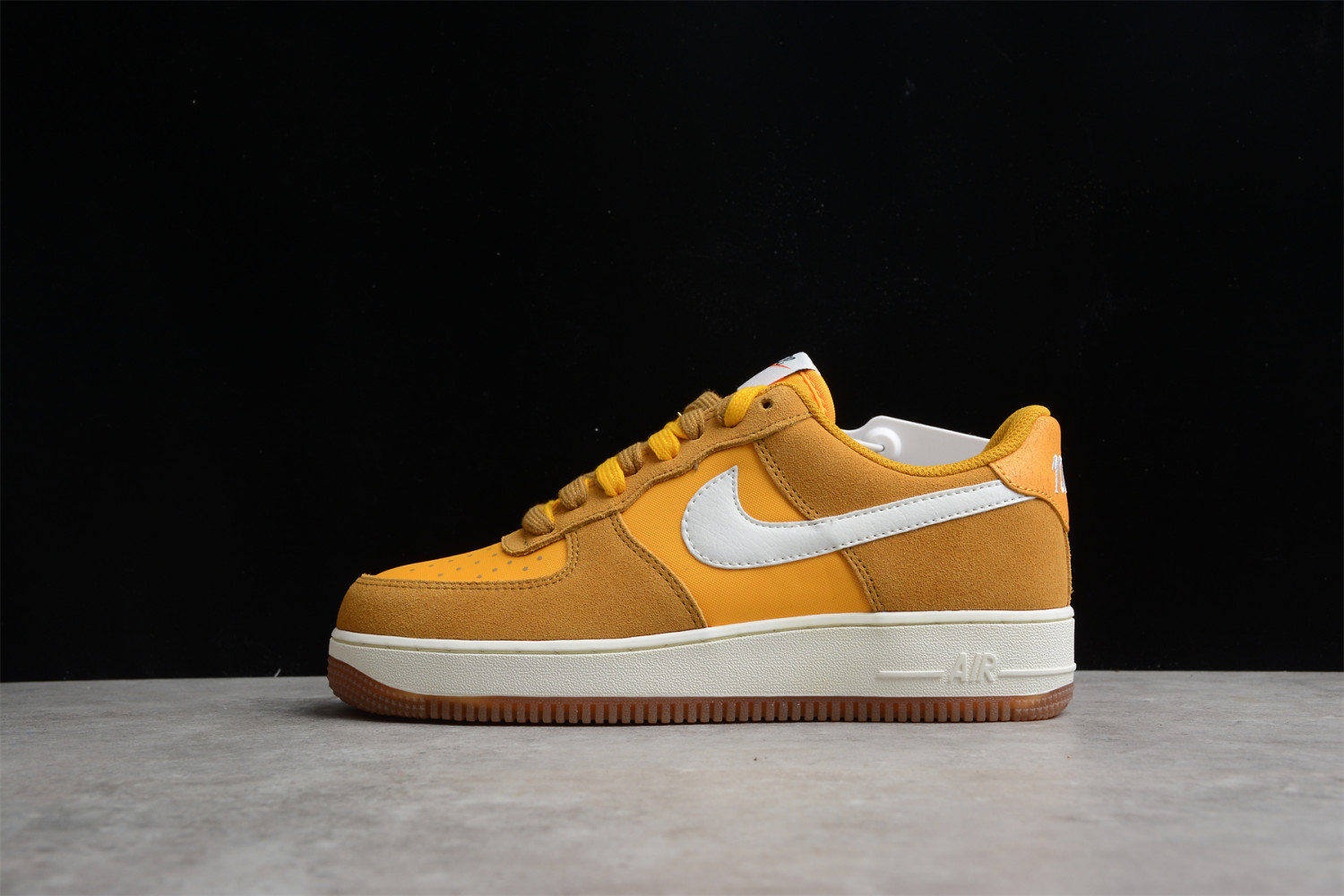 Nike Air Force 1 Low 