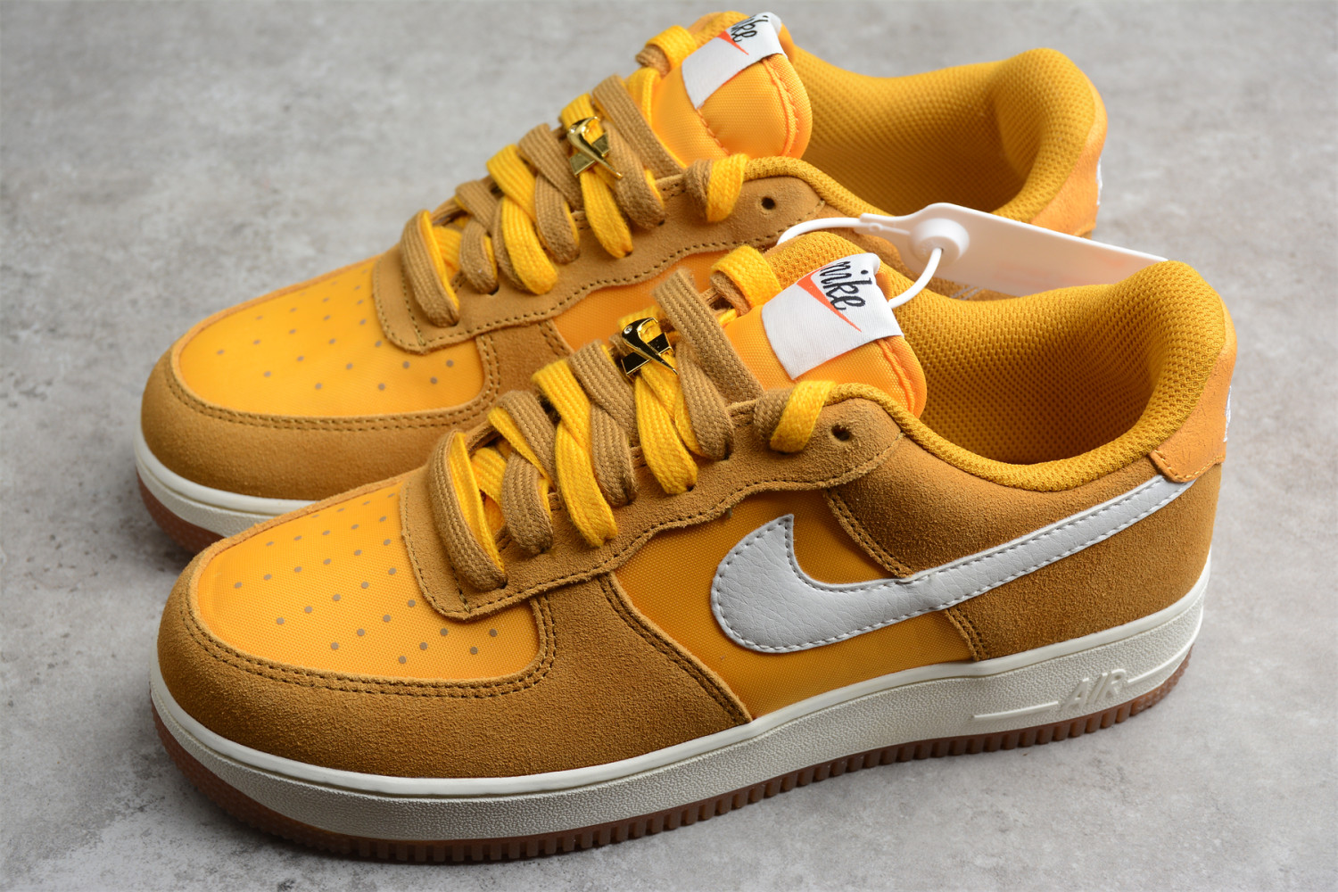 Nike Air Force 1 Low ''07 First Use University Gold (W) DA8302-700