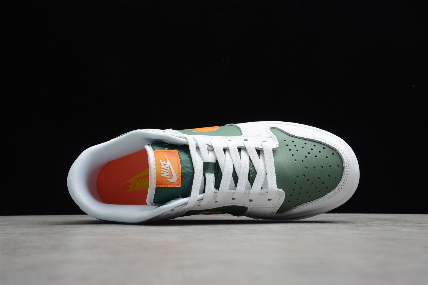 Nike Dunk Low SE NY vs. NY DN2489-300