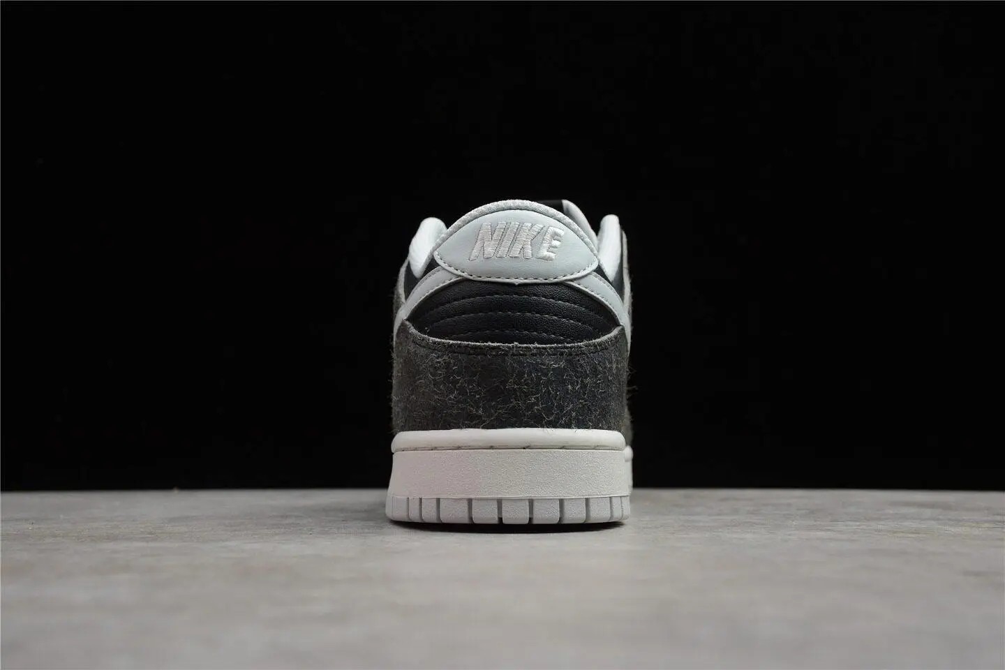 Nike Dunk Low Retro Animal Pack Zebra DH7913-001