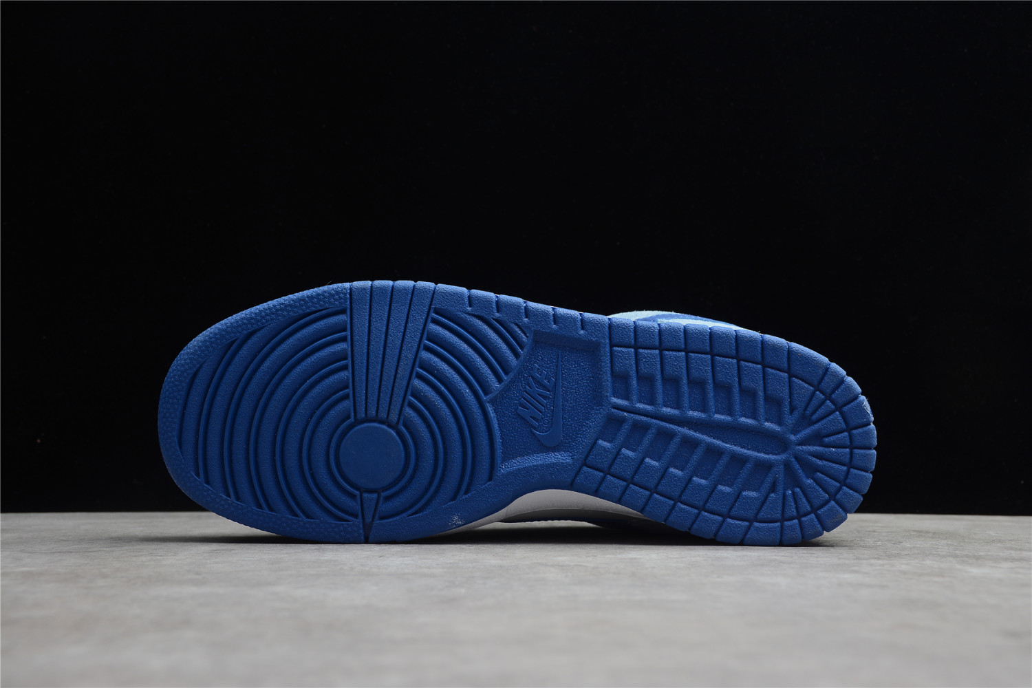 Nike SB Dunk Low 854866-009