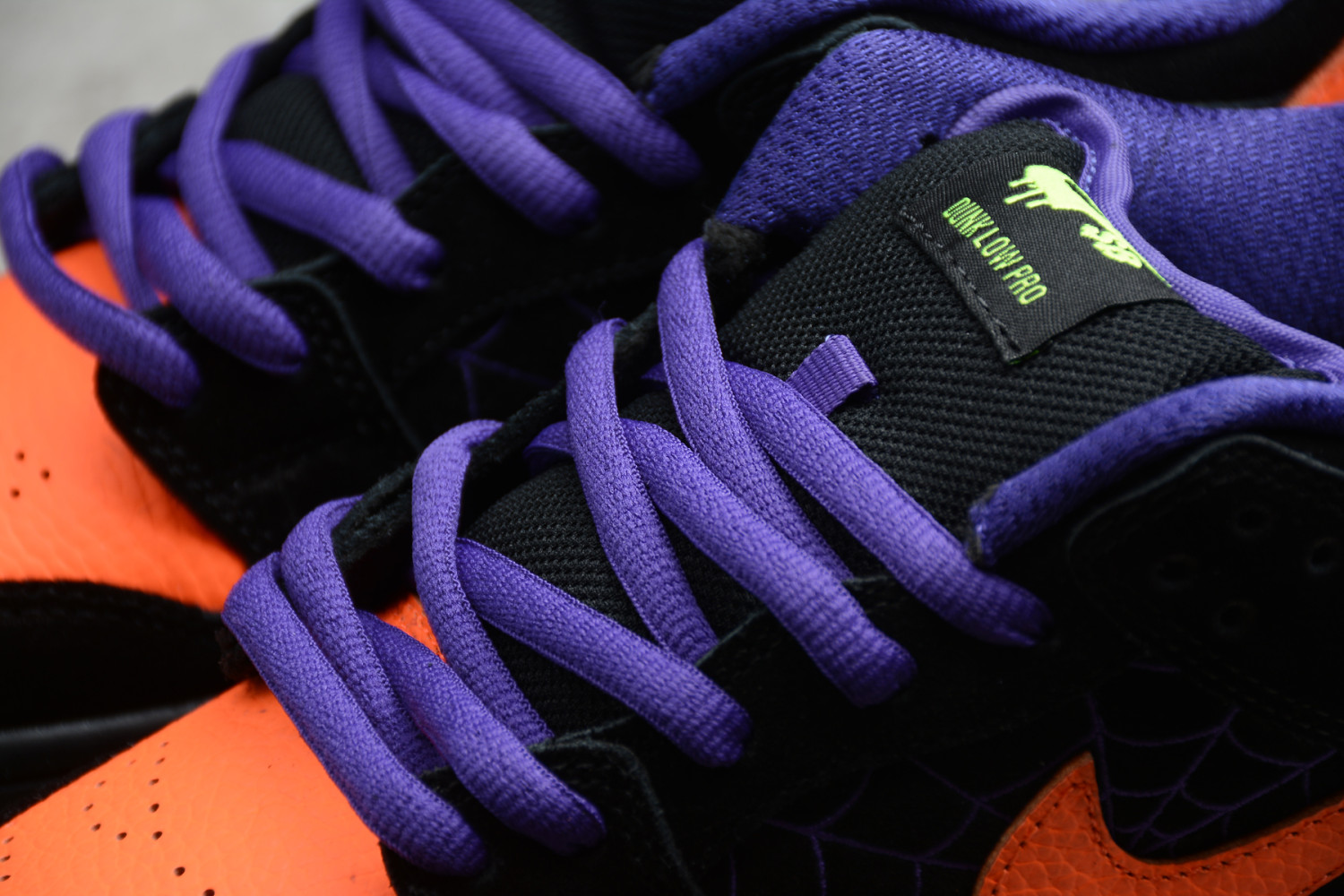 Nike SB Dunk Low Night of Mischief Halloween BQ6817-006