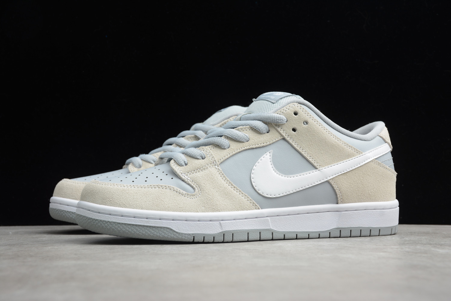 Nike SB Dunk Low Summit White Wolf Grey AR0778-110