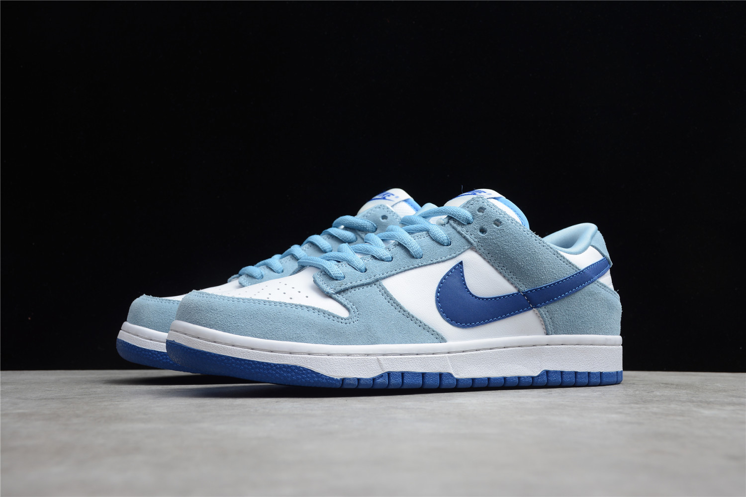 Nike SB Dunk Low 854866-009