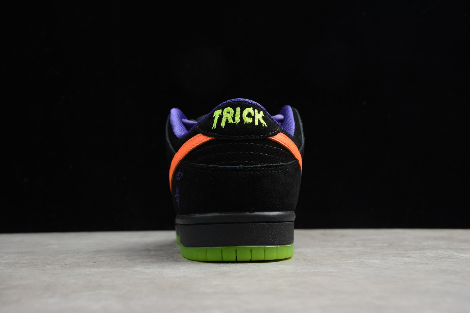 Nike SB Dunk Low Night of Mischief Halloween BQ6817-006