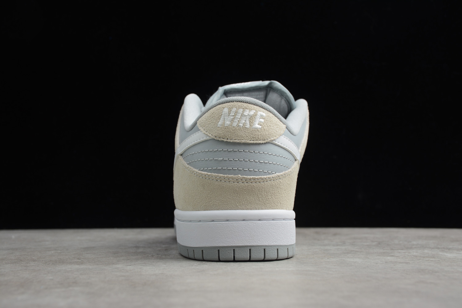 Nike SB Dunk Low Summit White Wolf Grey AR0778-110