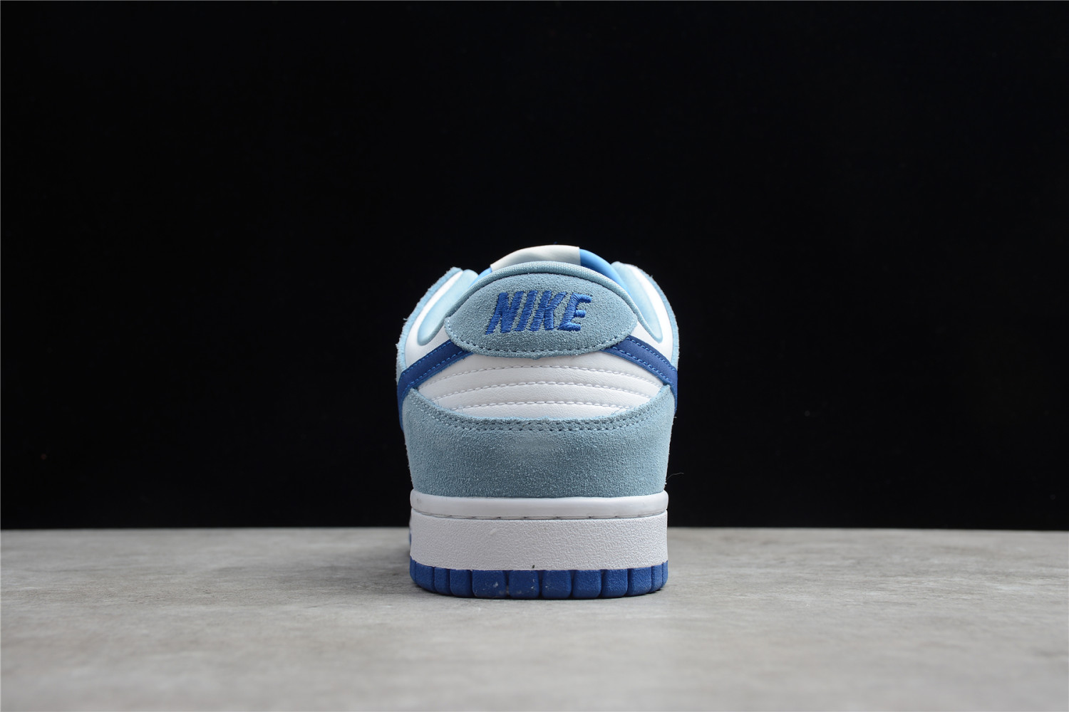Nike SB Dunk Low 854866-009