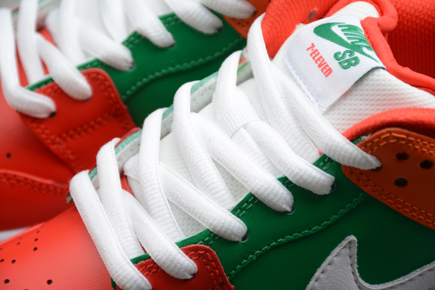 Nike SB Dunk Low 7-Eleven CZ5130-600