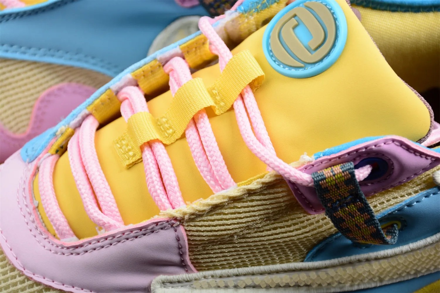 Travis Scoot x Nk Air Max 1 DO9392-100