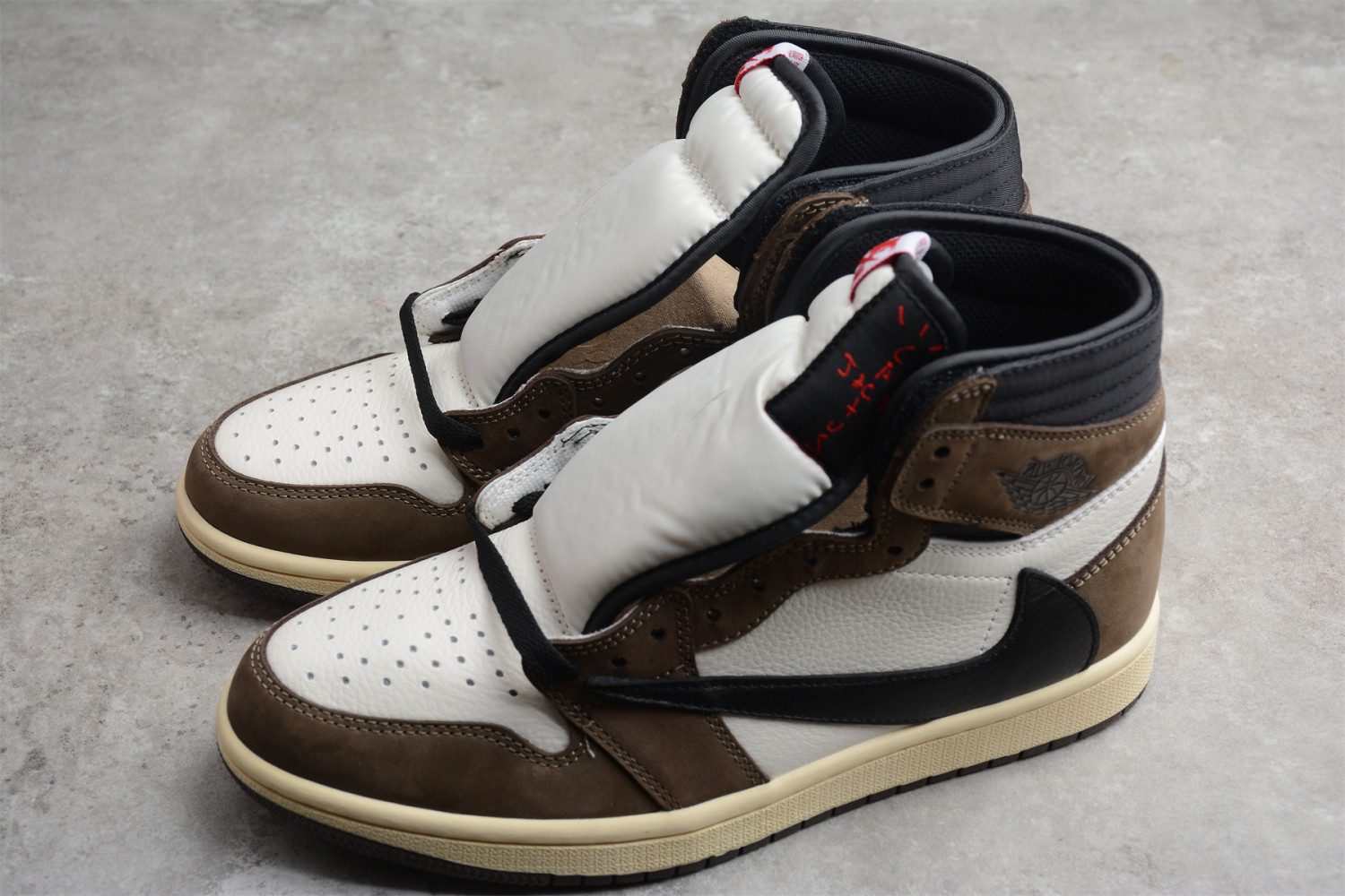 Jordan 1 Retro High OG SP Travis Scott CD4487-100