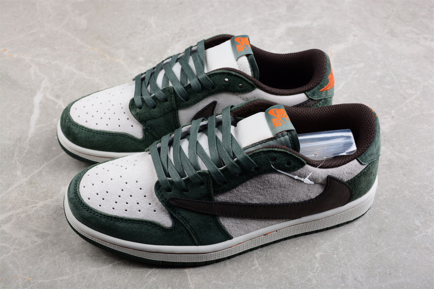Travis Scott x Air Jordan 1 Low OG DM7866-686