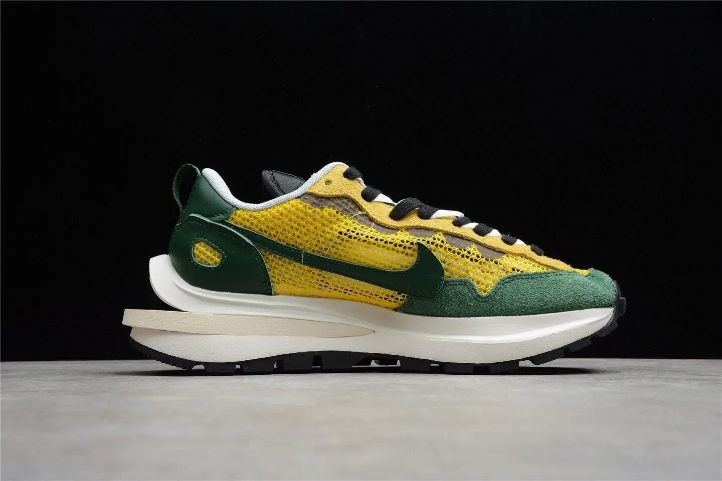 Sacai x Nike regasus vaporrly SP yellow/green/black/white BV0073-103