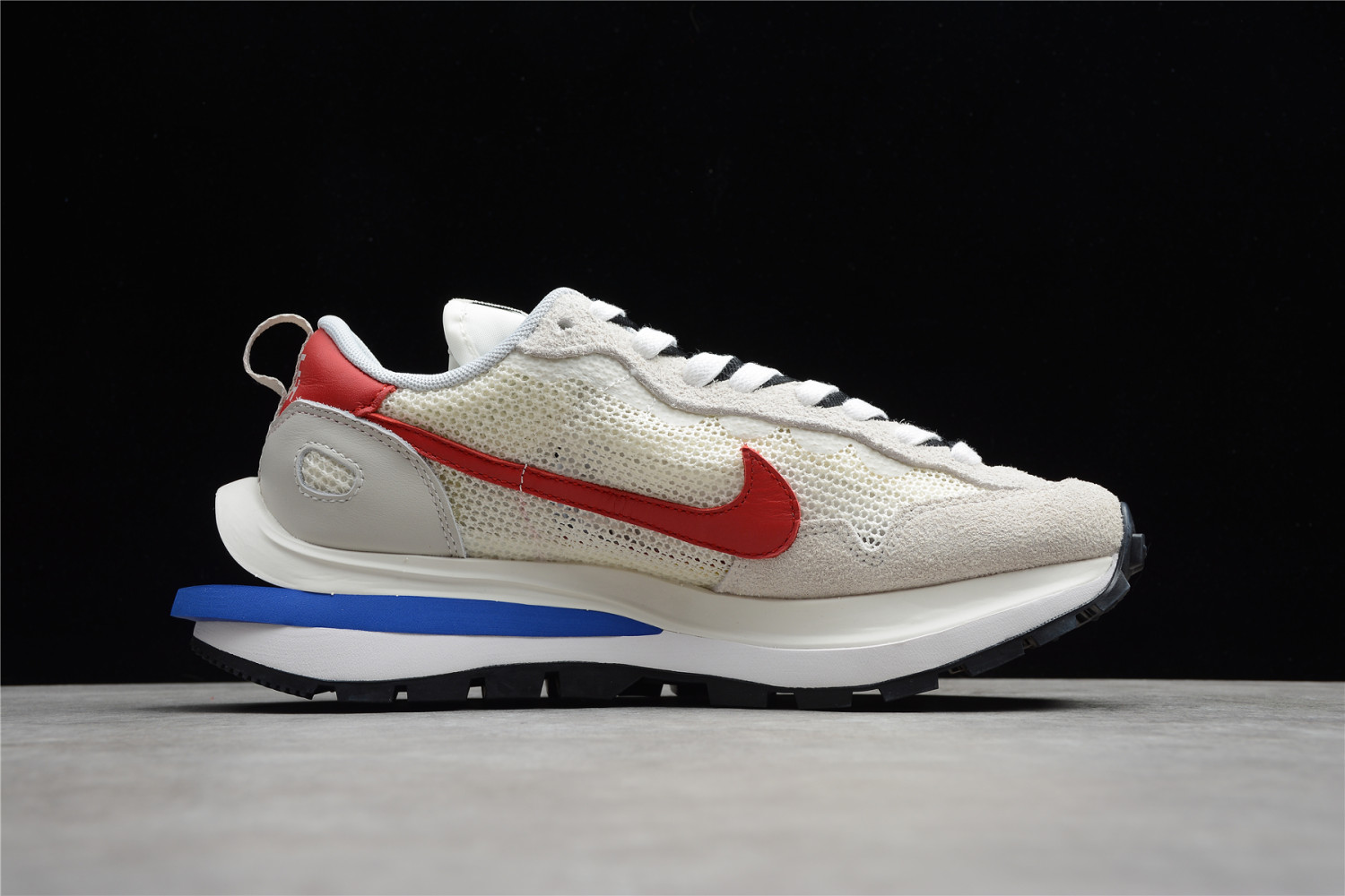Nike Vaporwaffle sacai Sport Fuchsia Game Royal CV1363-100