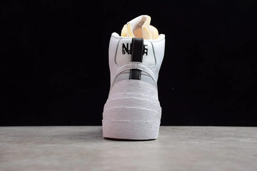 Nike Blazer Mid sacai White Grey BV0072-100