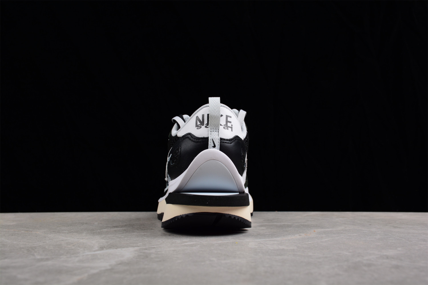 Nike Vaporwaffle sacai Black White CV1363-001
