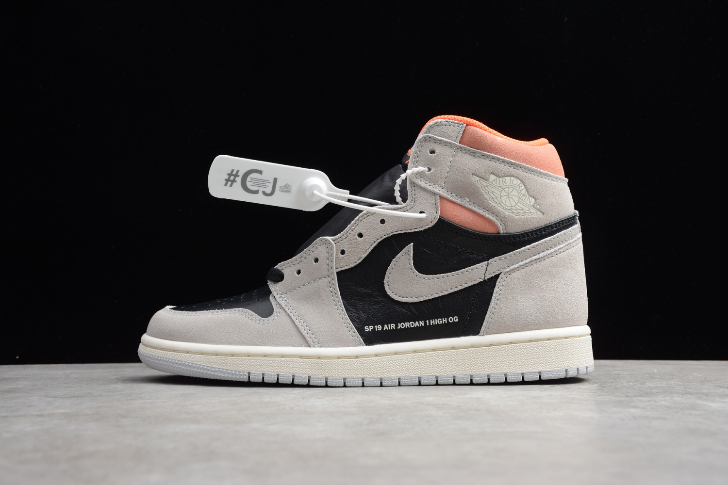 Jordan 1 Retro High Neutral Grey Hyper Crimson 555088-018