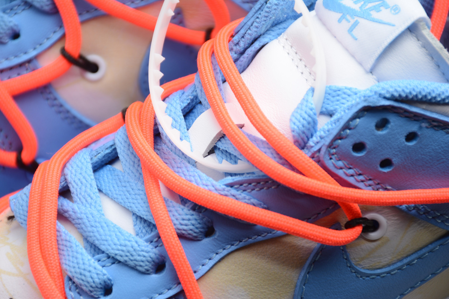 OFF-White x Futura xNike Dunk Low DD0856-403