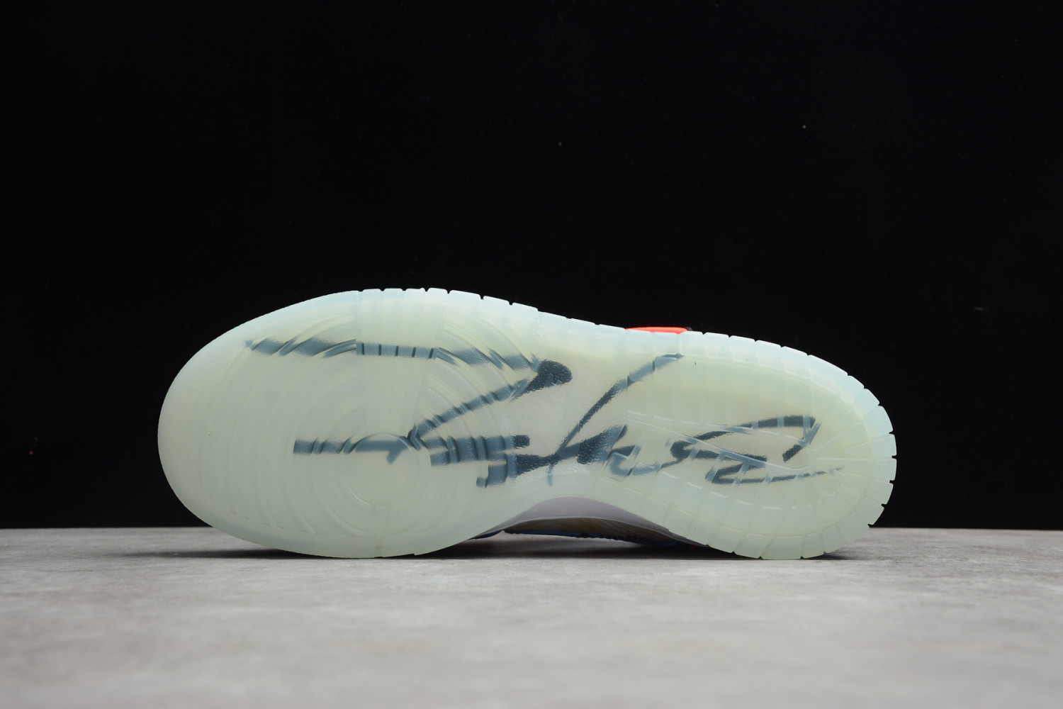 OFF-White x Futura xNike Dunk Low DD0856-403