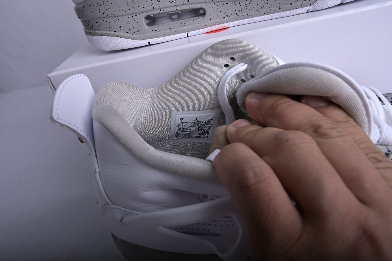 Jordan 4 Retro White Oreo (2021) CT8527-100