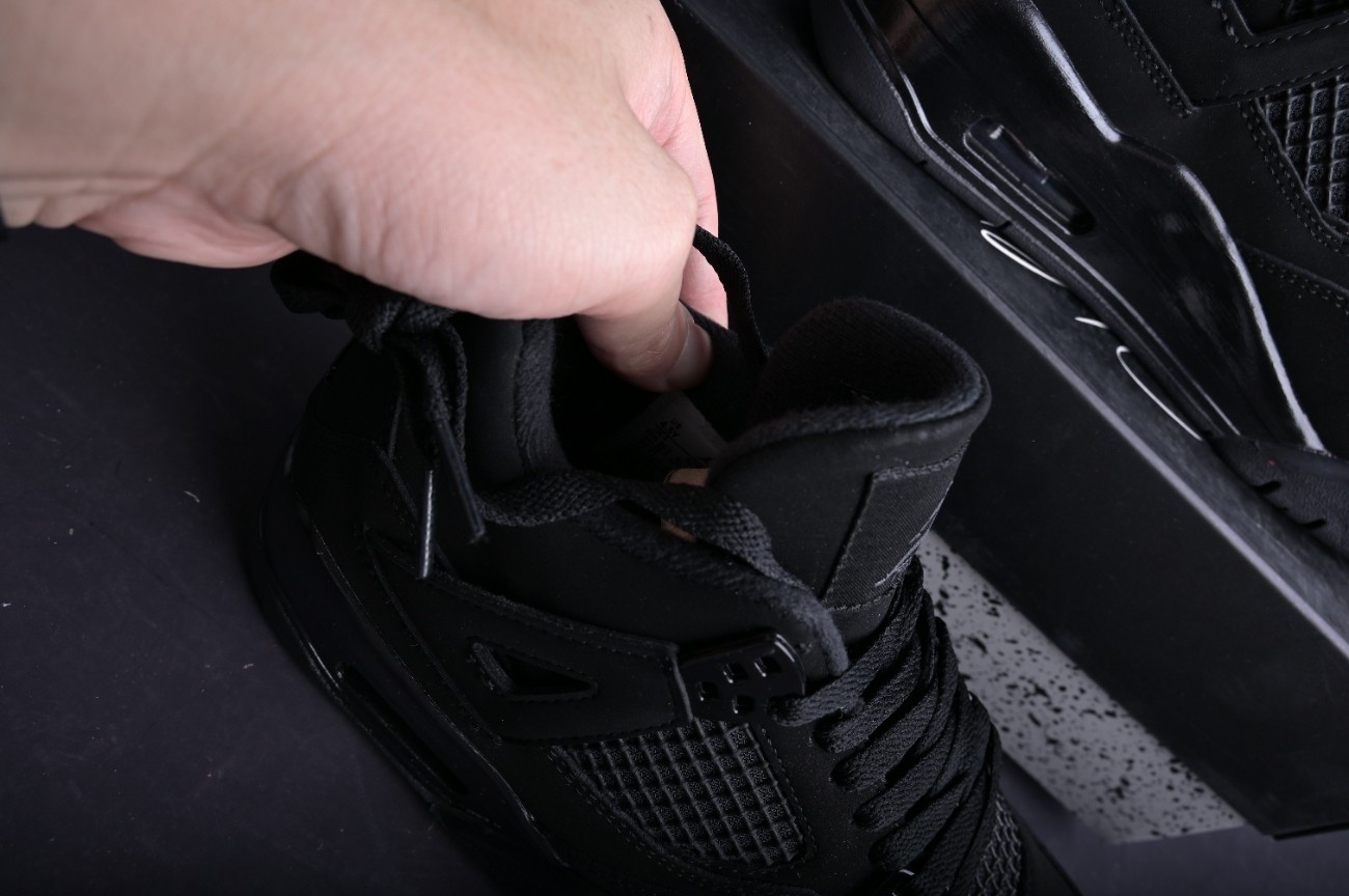 Jordan 4 Retro Black Cat (2020) CU1110-010