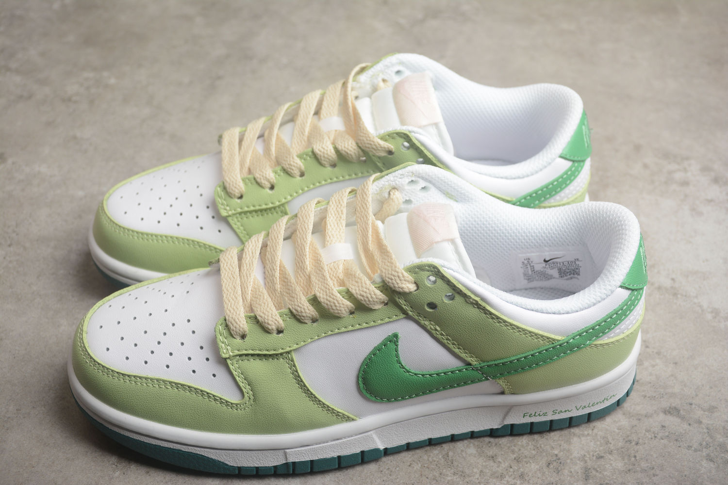 Nk SB Dunk Low  FD9911-101