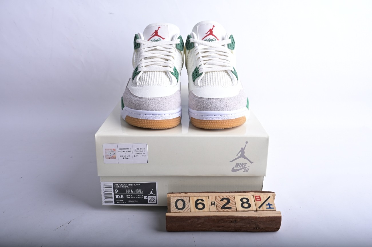 Jordan 4 Retro SB Pine Green DR5415-103