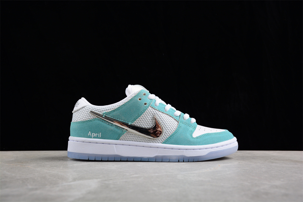 April Skateboards x Dunk Low SB 