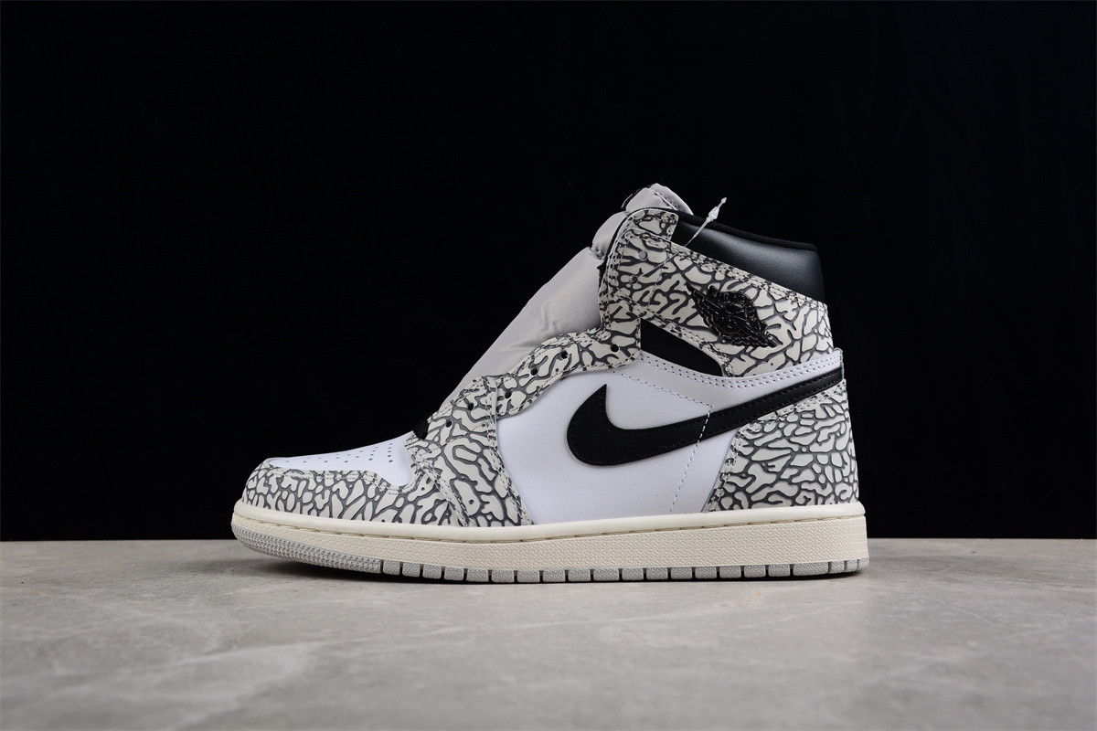Jordan 1 Retro High OG White Cement  DZ5485-052