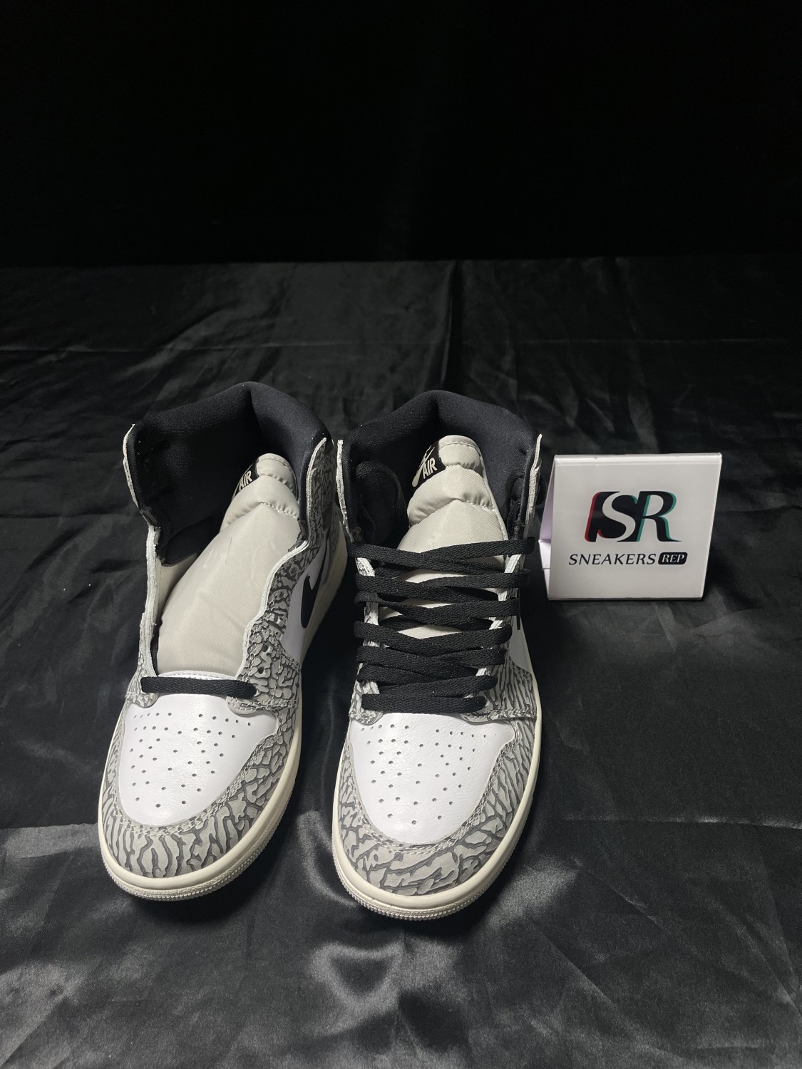 Jordan 1 Retro High OG White Cement  DZ5485-052