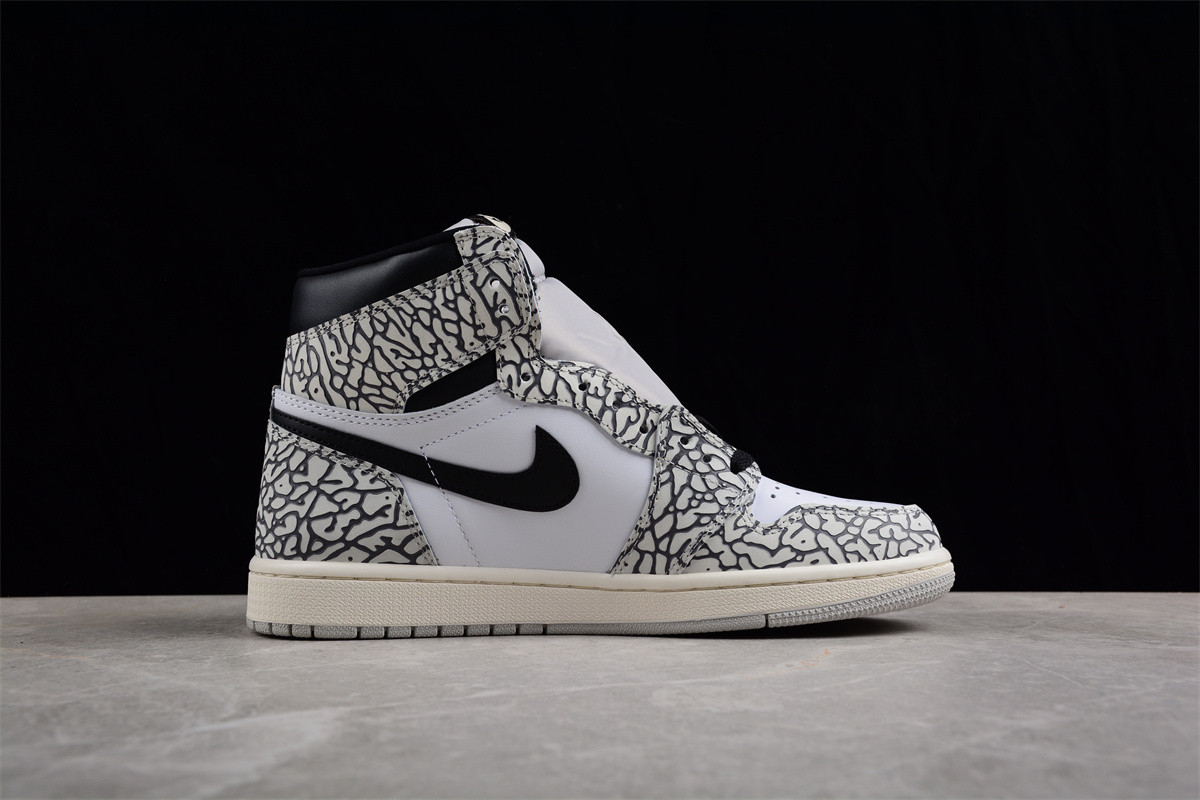 Jordan 1 Retro High OG White Cement  DZ5485-052