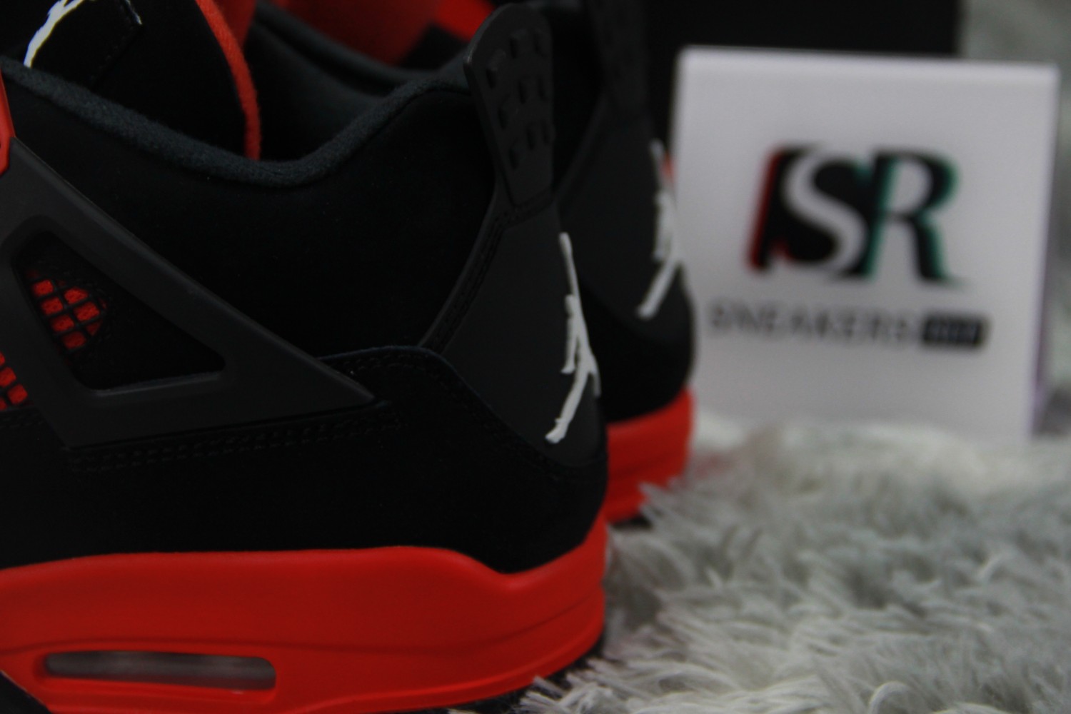 Jordan 4 Retro Red Thunder CT8527-016