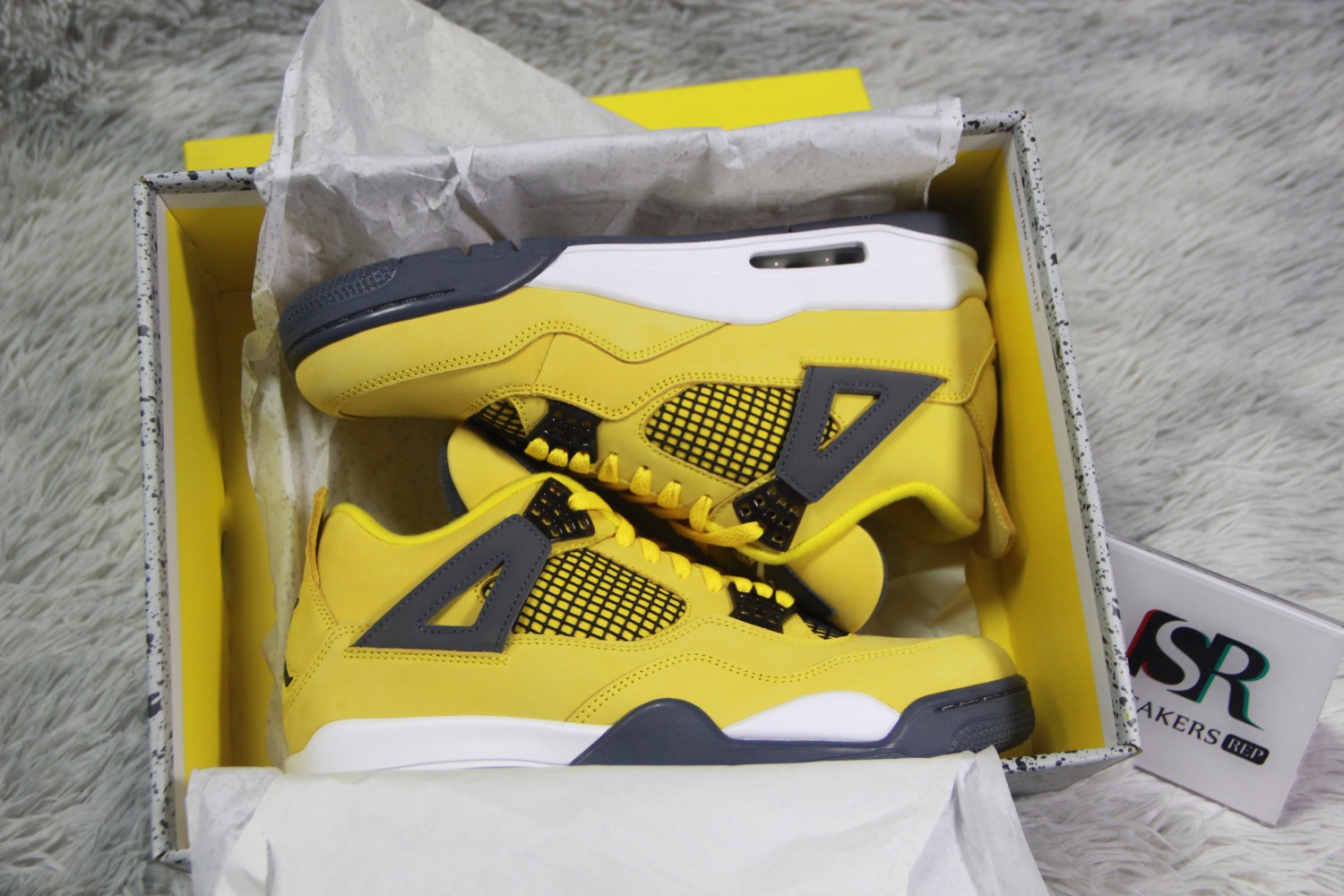 Jordan 4 Retro Lightning (2021) CT8527-700