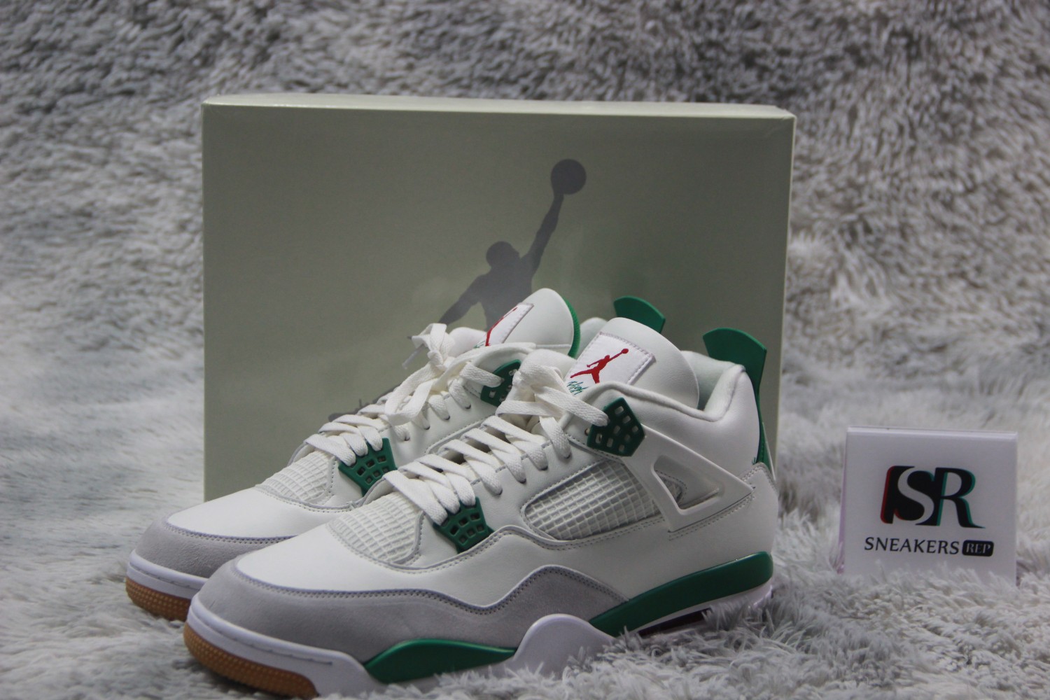 Jordan 4 Retro SB Pine Green DR5415-103
