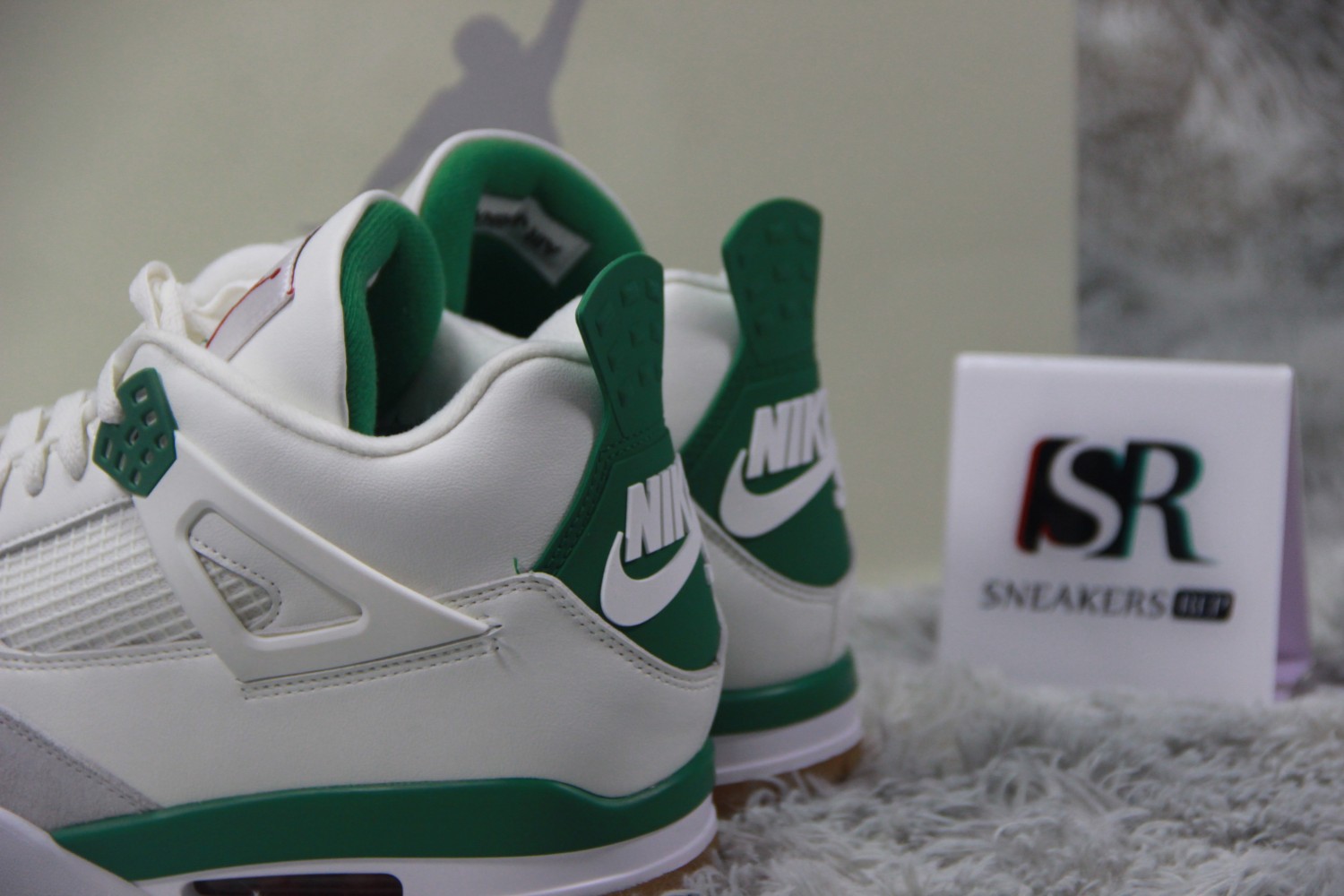 Jordan 4 Retro SB Pine Green DR5415-103