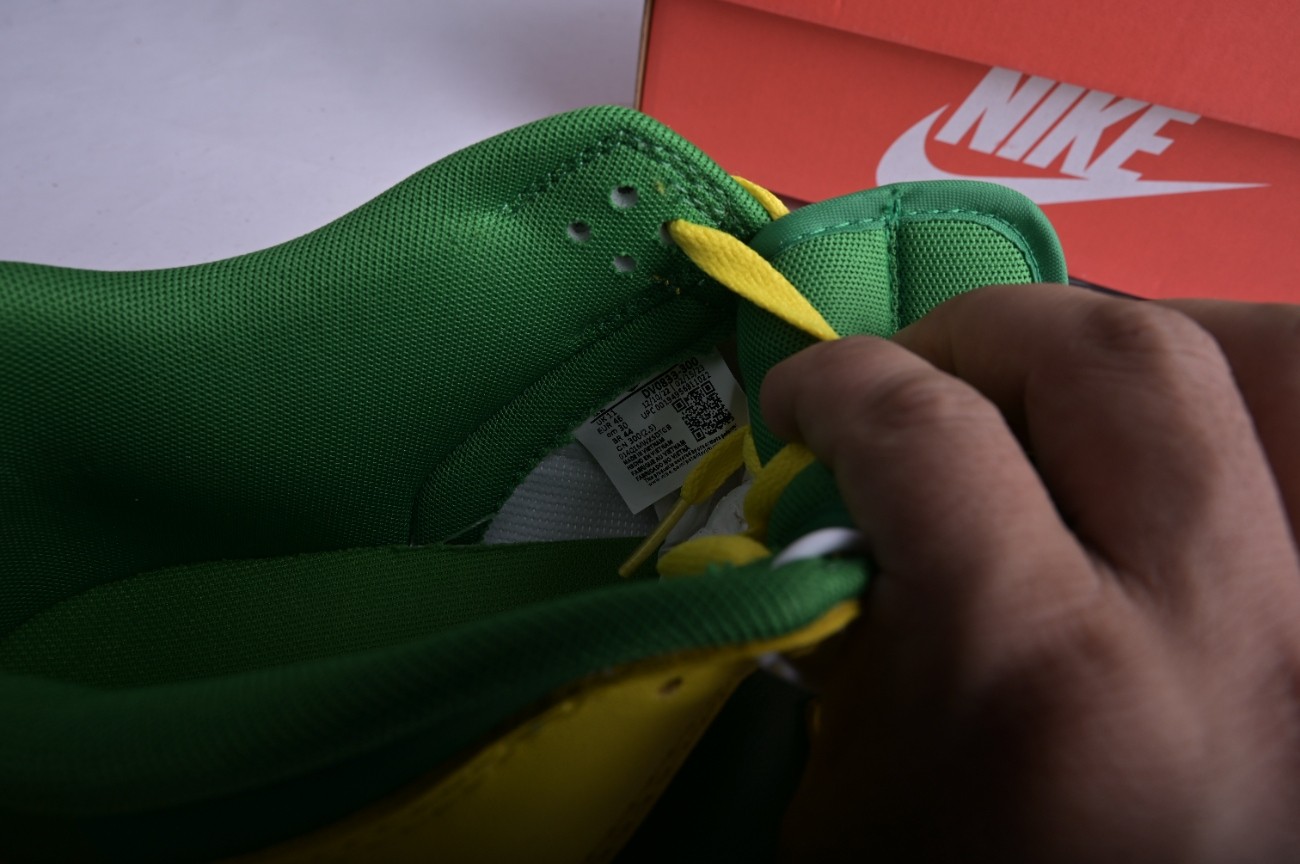 Nike Dunk Low Retro Reverse Brazil DV0833-300