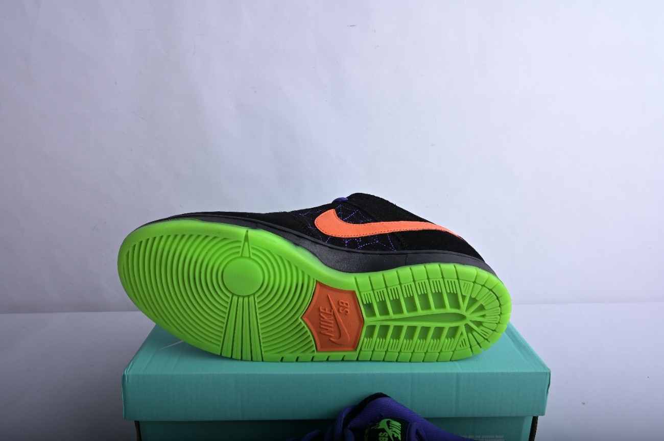 Nike SB Dunk Low Night of Mischief Halloween BQ6817-006