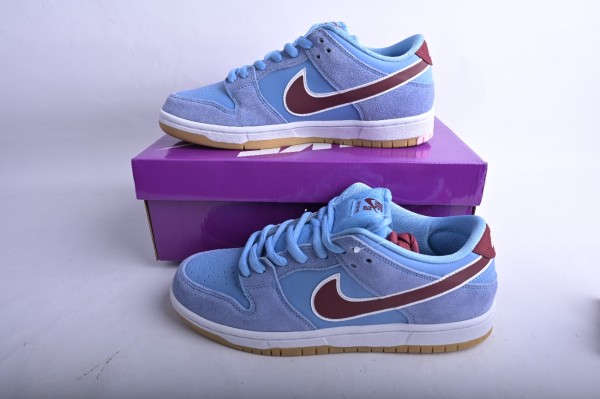 Nike SB Dunk Low Philadelphia Phillies DQ4040-400