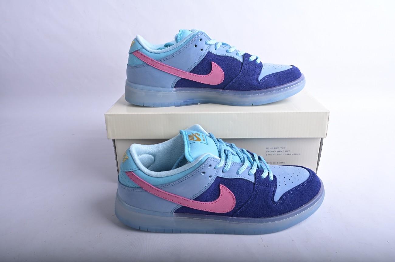Nike SB Dunk Low Run The Jewels DO9404-400