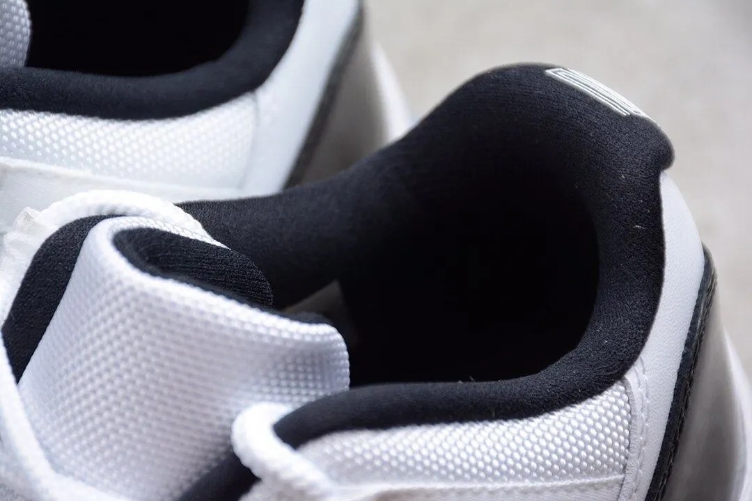 Jordan 11 Retro Low Concord  528895-153