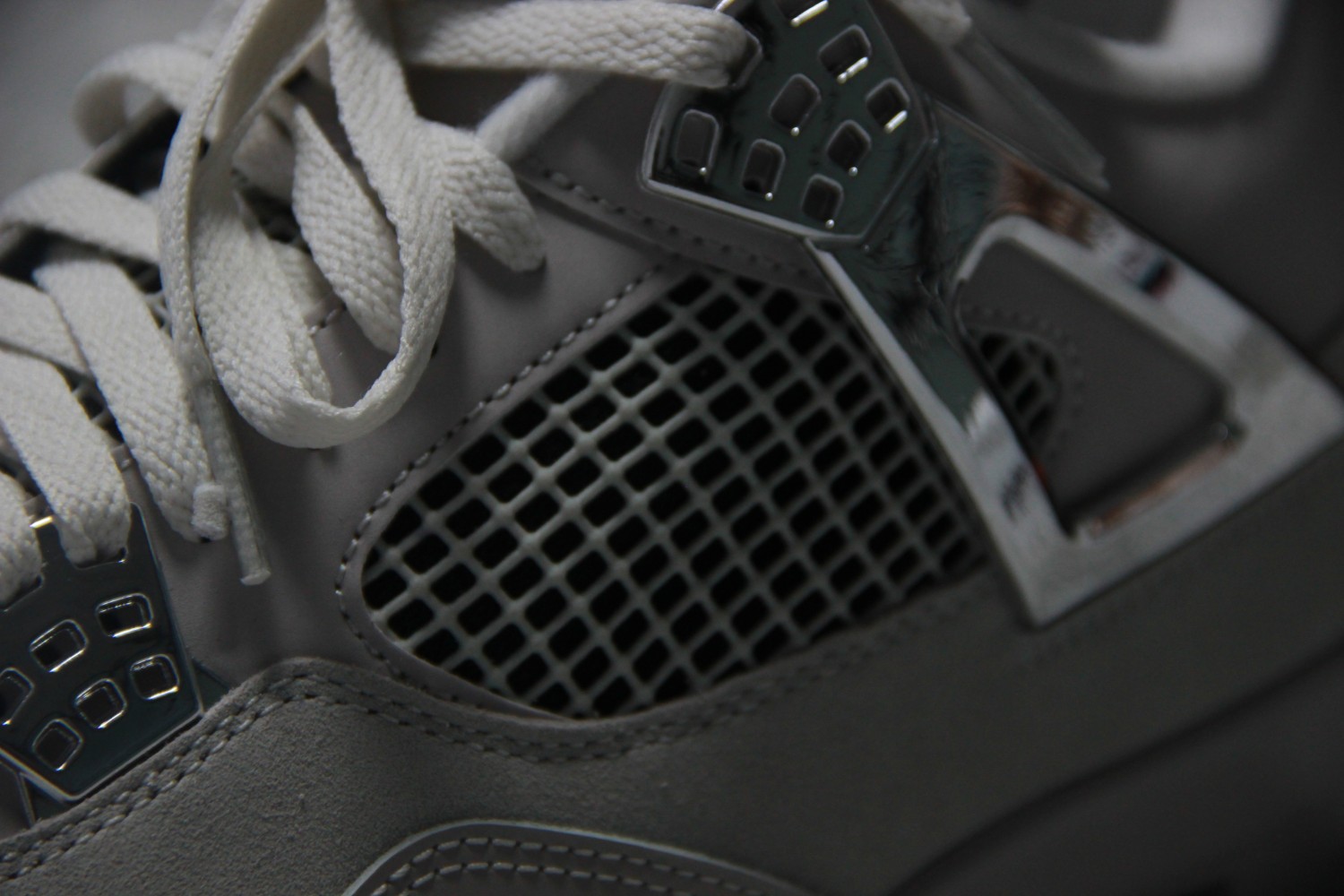 Jordan 4 Retro Frozen Moments (W) AQ9129-001