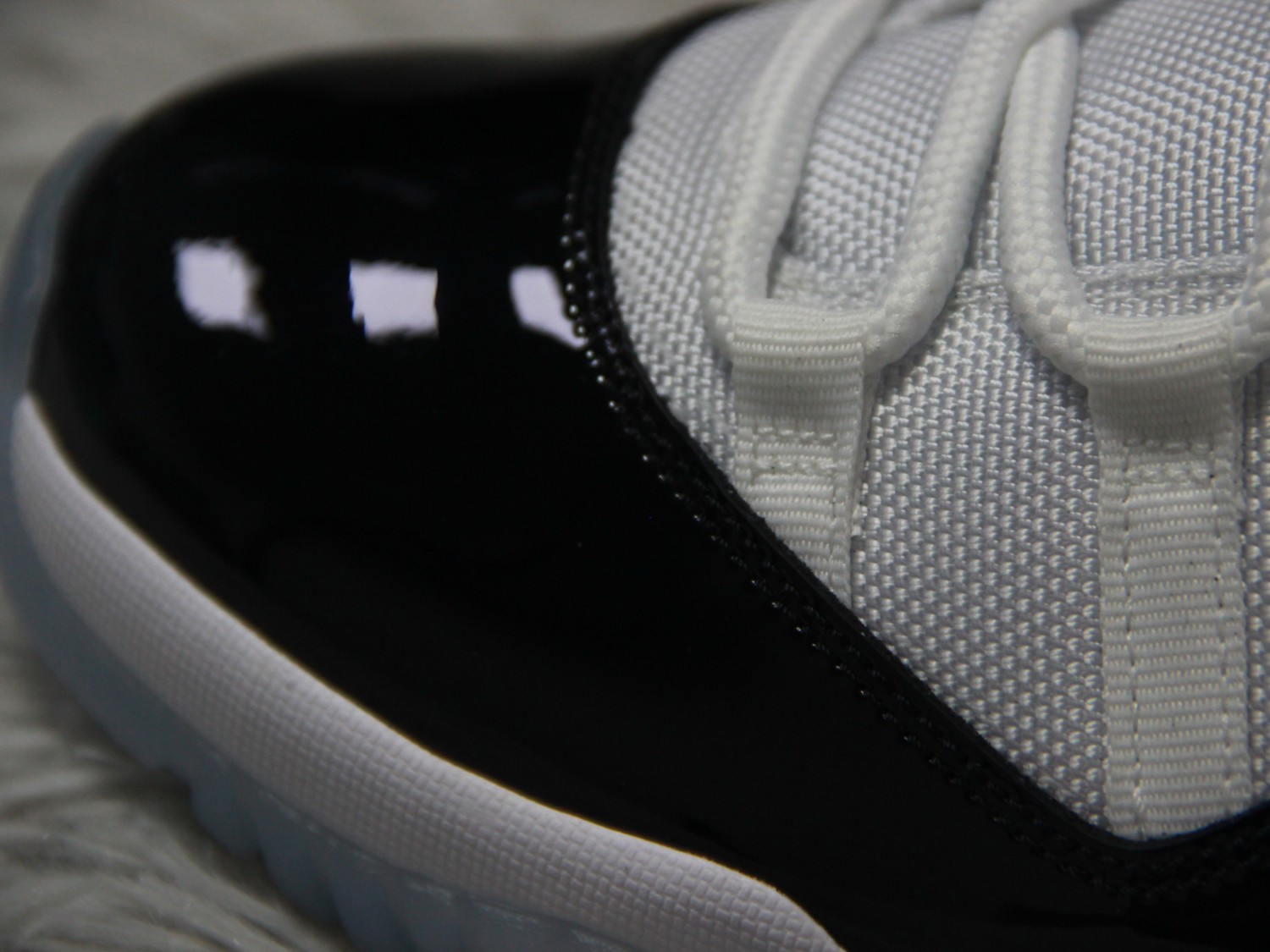 Jordan 11 Retro Low Concord  528895-153
