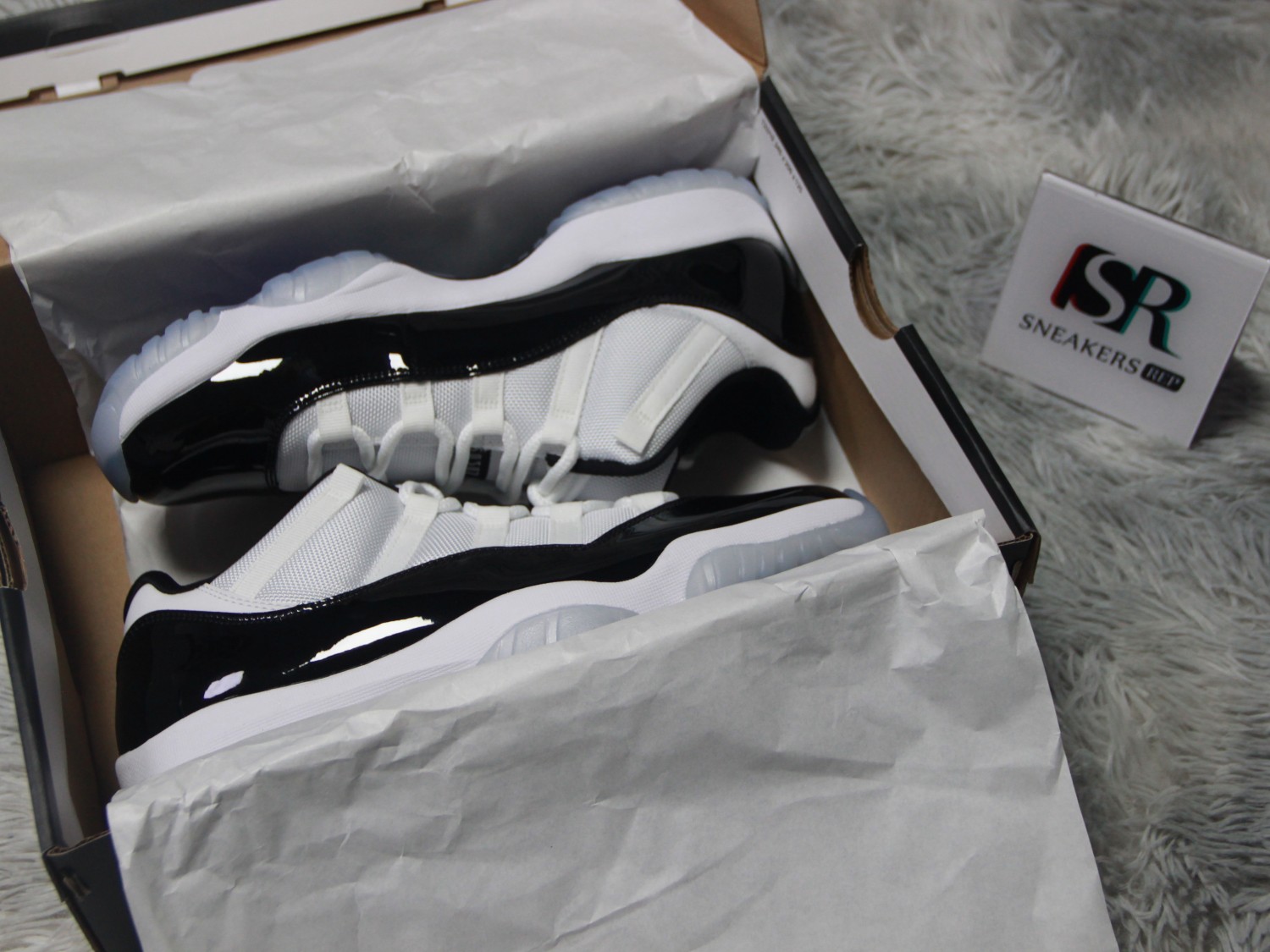 Jordan 11 Retro Low Concord  528895-153