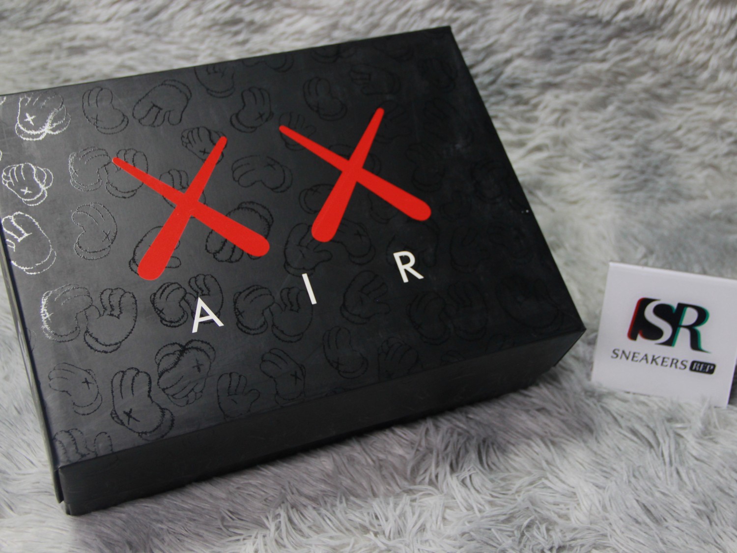 Jordan 4 Retro Kaws 930155-003
